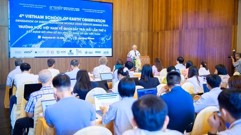 The opening ceremony of the 4th Vietnam School on Earth Observation.