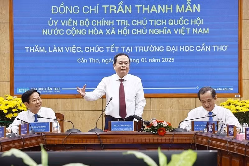 NA Chairman Tran Thanh Man speaks at Can Tho University. (Photo: VNA)