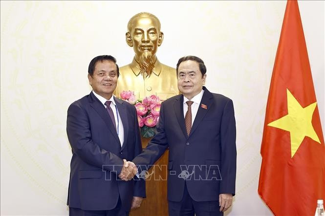 National Assembly Chairman Tran Thanh Man and First Vice President of the Cambodian Senate Ouch Borith. (Photo: VNA)
