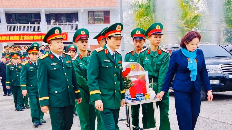 Remains of volunteer soldiers falling down in Laos are laid to rest at the Tong Khao martyrs’ cemetery in Dien Bien Province on January 10.