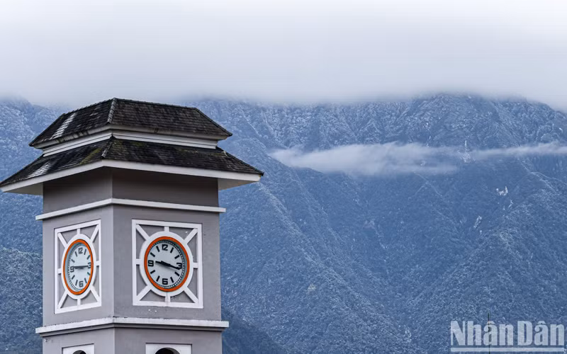 A surreal scene on Fansipan on the morning of January 27.