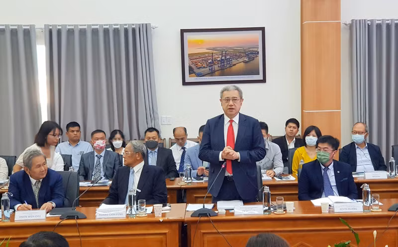 C.Y. Huang, head of the delegation, speaks at the event (Photo: VNA)