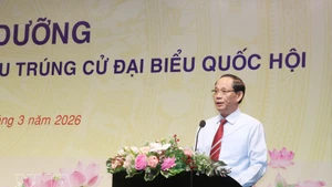 NA Vice Chairman Tran Quang Phuong speaks at the training conference on March 25. (Photo: VNA)