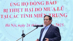 PM Pham Minh Chinh speaks at the fundraising event. (Photo: VNA) 
