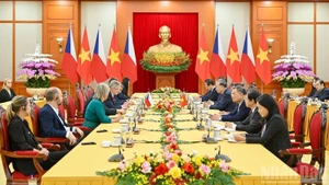 At the meeting (Photo: NDO)