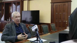 Andrey Klimov, member of the Presidium of the Supreme Council of the United Russia Party (UR), grants an interview to the Viet Nam News Agency. (Photo: VNA)