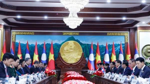 General Secretary of the Communist Party of Viet Nam (CPV) To Lam and General Secretary of the Lao People’s Revolutionary Party (LPRP) hold talks in Vientiane on December 1, 2025. (Photo: VNA)