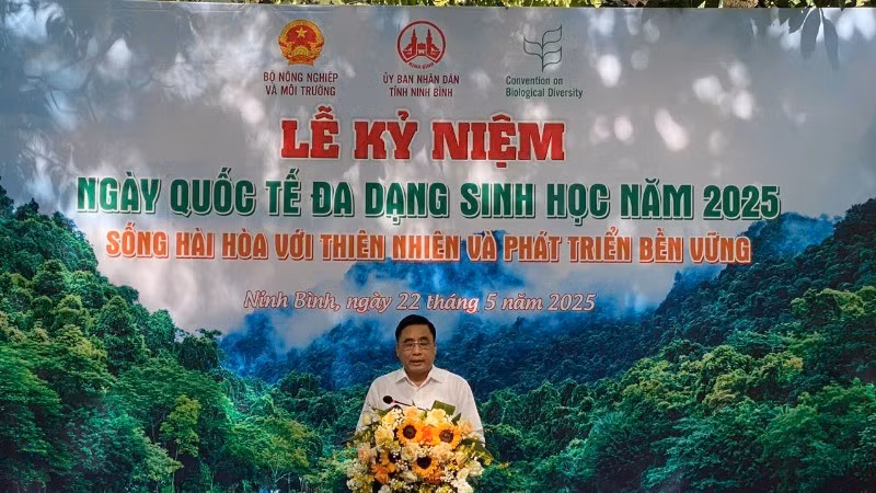 Nguyen Quoc Tri, Deputy Minister of Agriculture and Environment, delivered a speech at the Commemoration Ceremony.