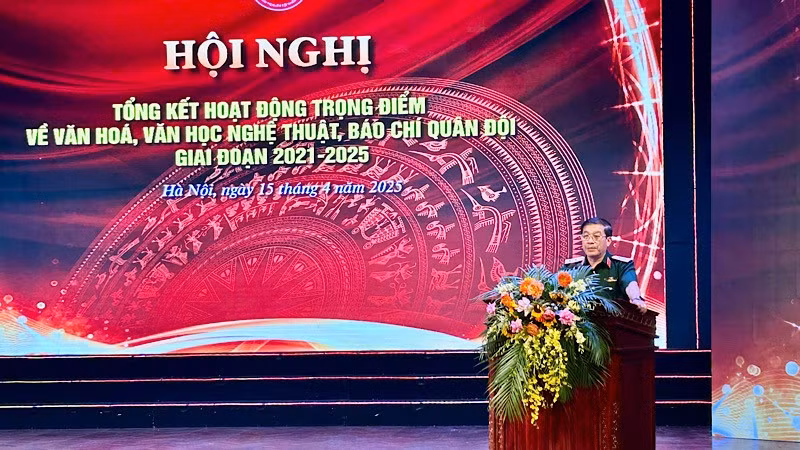 The conference was chaired by Lieutenant General Truong Thien To, Deputy Director of the General Department of Politics of the Vietnam People's Army.