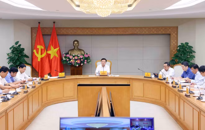 The meeting of the Prime Minister’s task force No.2 on resolving bottlenecks hindering the disbursement of public investment in Ha Noi on May 7 (Photo: VNA)