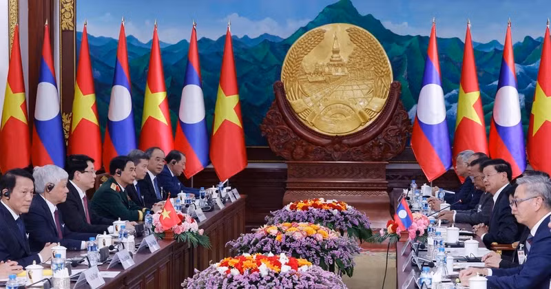 At the talks between Vietnamese State President Luong Cuong, and General Secretary of the Lao People's Revolutionary Party (LPRP) Central Committee and President of Laos Thongloun Sisoulith in Vientiane on April 24. (Photo: VNA)