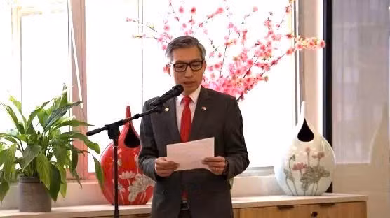 Vietnamese Ambassador to Israel Ly Duc Trung speaking at the ceremony (Photo: VNA source)