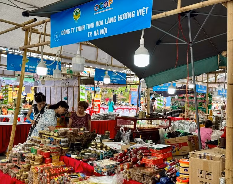 Display products from Tinh Hoa Lang Huong Viet Co., Ltd.