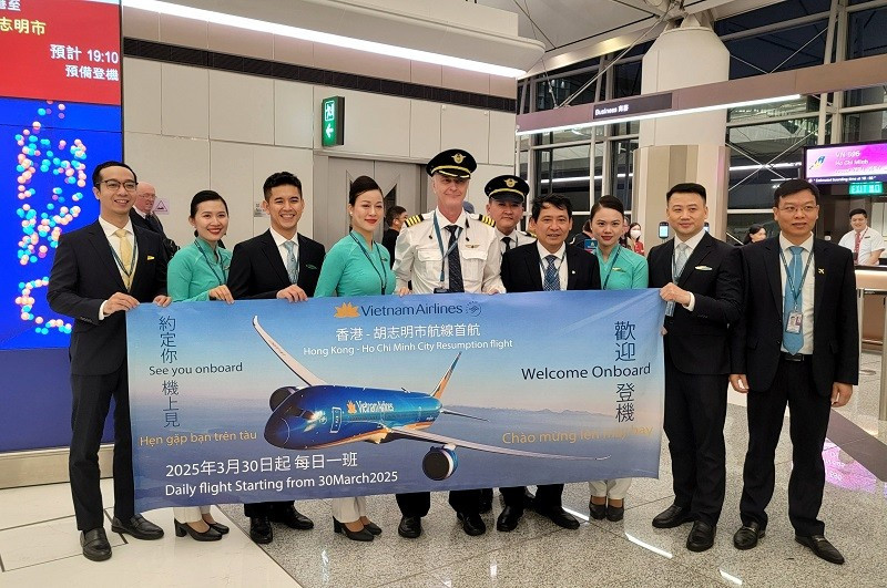 Vietnam Airlines has officially resumed the route connecting Ho Chi Minh City with Hong Kong (China).
