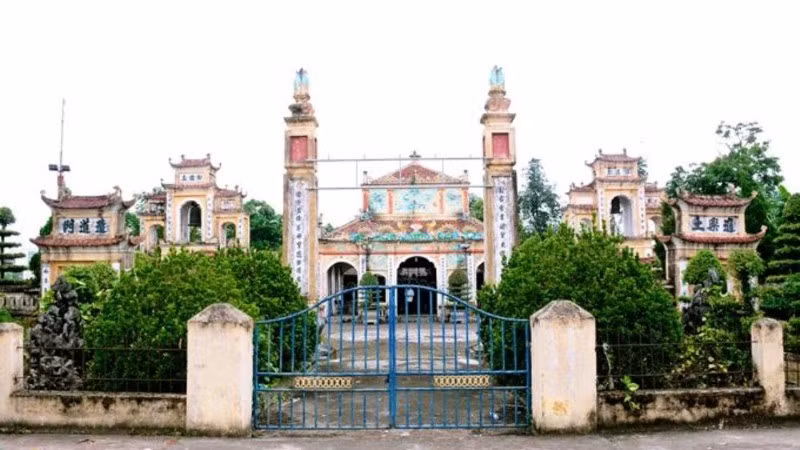Xam Temple, Hong Quang Commune, Nam Truc District, Nam Dinh Province.