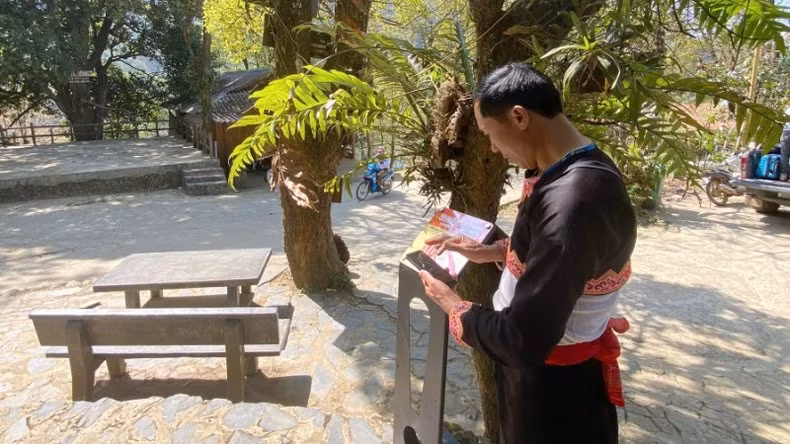 NFC chip board installed in Sin Suoi Ho Village