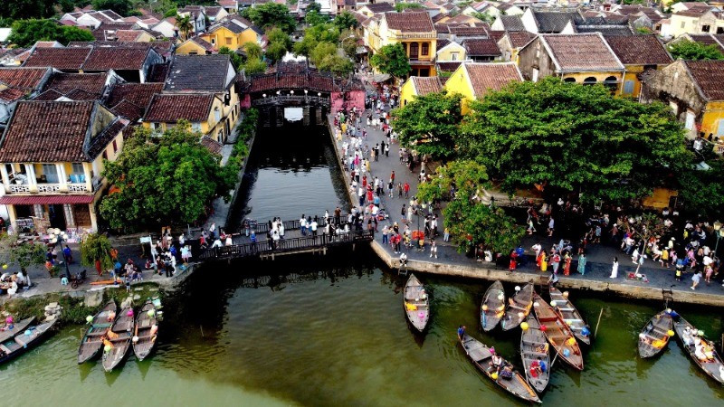A tourist site in Hoi An, Quang Nam Province, attracts visitors.