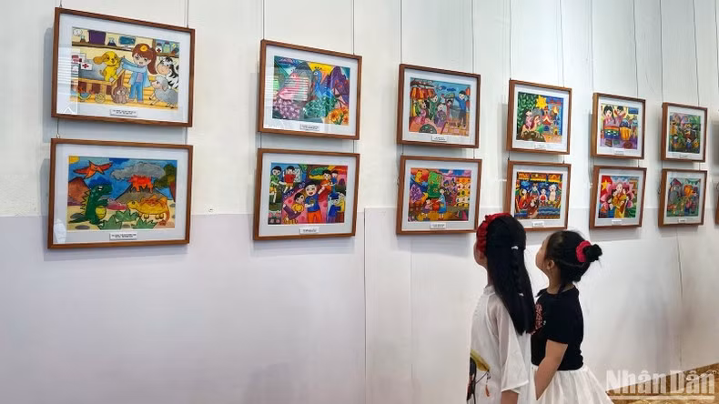 Vibrant Children's Art Exhibition opens in Hanoi ảnh 1