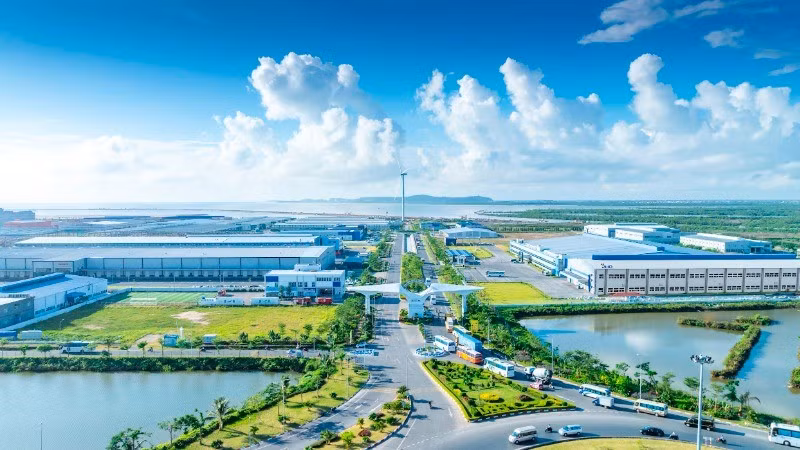 The DEEP C Industrial Zone complex in Hai Phong is a pioneering model committed to the development of eco-industrial parks. (Photo: HUY DUNG)