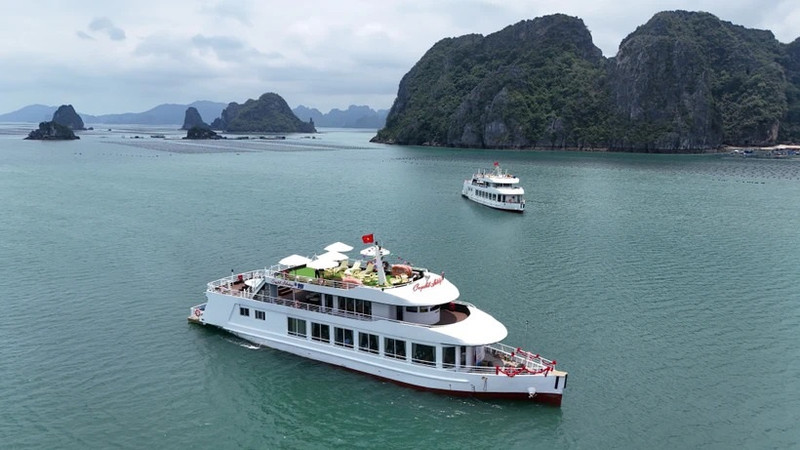 An overnight cruise ship developed by Everland Group for Bai Tu Long Bay. (Photo: VNA)
