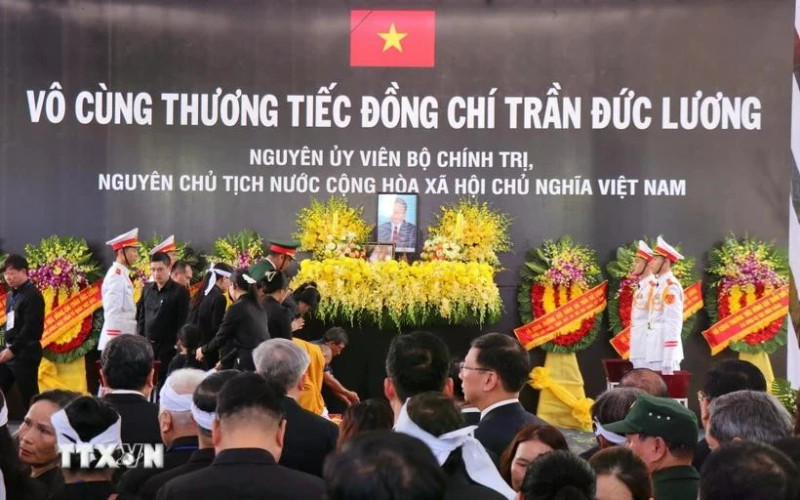 The burial ceremony held for former State President Tran Duc Luong in Quang Ngai on May 25. (Photo: VNA)