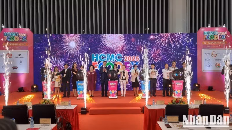 The opening ceremony of the exhibition.