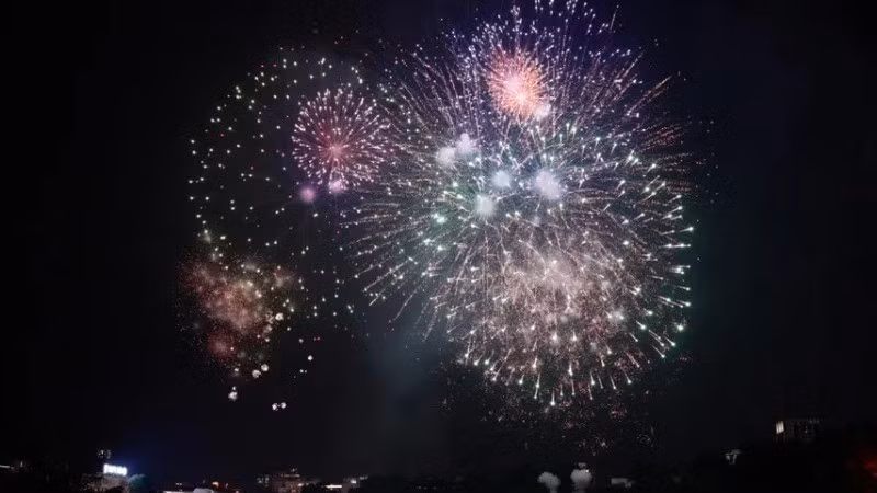 Hanoi’s sky will be lit up with fireworks in celebration of the Liberation of the South.