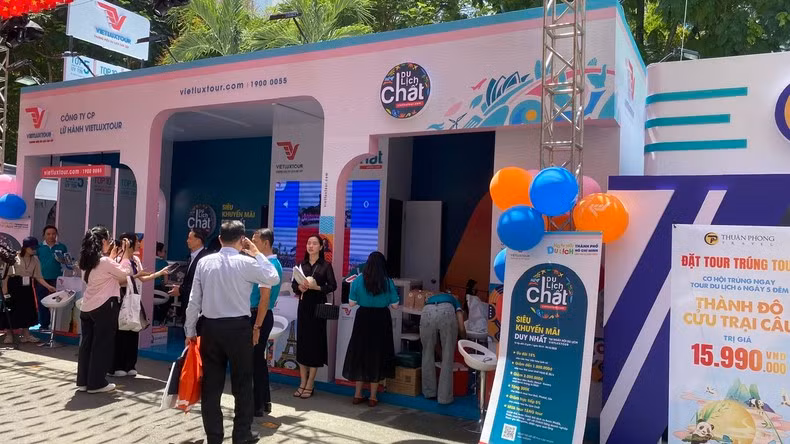 During the festival, travel companies will offer a variety of promotions and preferential deals for customers.