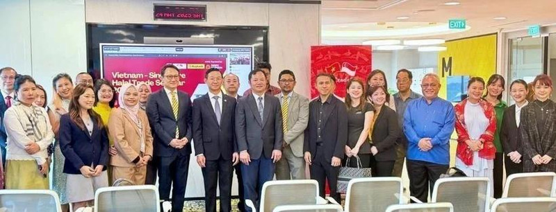Participants attend the Viet Nam-Singapore Halal trade seminar 2025 in Singapore. (Photo: VNA)