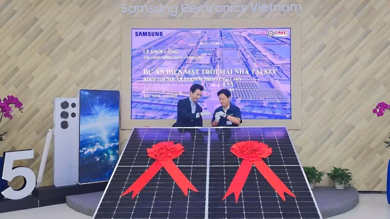 The groundbreaking ceremony for the launch of the rooftop solar power project at Samsung’s plant in Bac Ninh