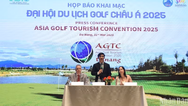 The press conference to launch the Asian Golf Tourism Convention 2025. (Photo: ANH DAO)