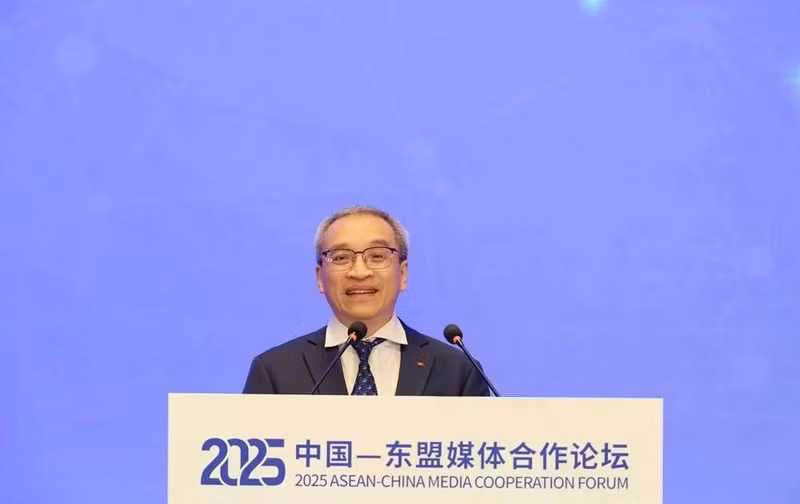 Deputy Minister of Culture, Sports and Tourism Phan Tam speaks at a plenary session on digital transformation and AI in journalism, held as part of the annual ASEAN-China media cooperation forum in Henan province, China, on May 25. (Photo: VNA)