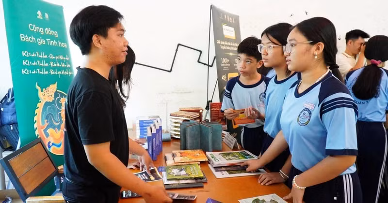 The young generation is the core force promoting Ho Chi Minh City's innovative startup ecosystem. (Photo: VNA)