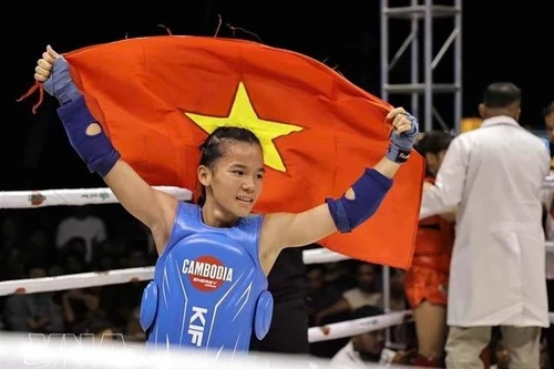 Phan Thi Hong Lien wins the last gold for of Viet Nam to help the team place No 1 in the sixth World Kun Khmer Championships' tally. (Photo: VNA)