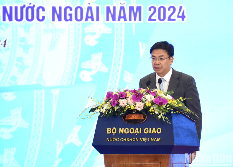 Vietnamese Ambassador to Japan Pham Quang Hieu speaks at the conference. Vietnamese Ambassador to Japan Pham Quang Hieu speaks at the conference.