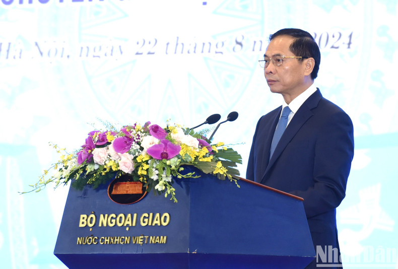 Minister of Foreign Affairs Bui Thanh Son speaks at the conference. Minister of Foreign Affairs Bui Thanh Son speaks at the conference.