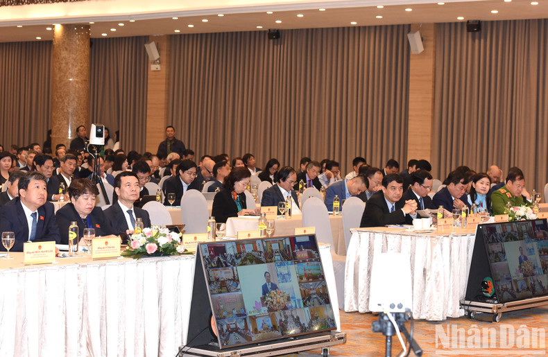 In pictures: PM attends conference reviewing culture, sports and tourism sector’s performance in 2023 ảnh 12