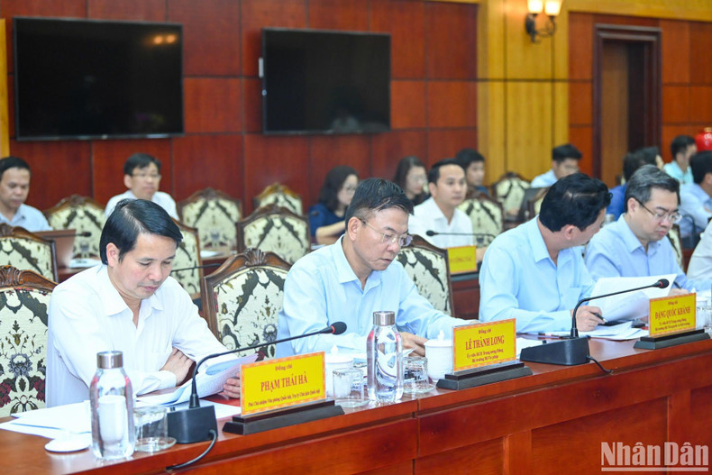 Members of the central working delegation.