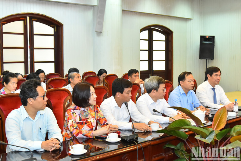 Officials of the Central Commission for Communication and Education at the working session.