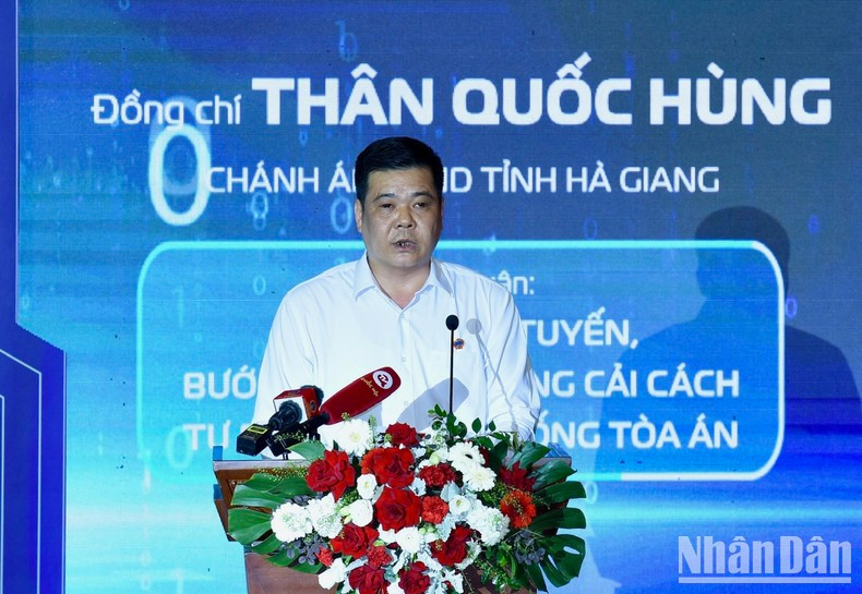 The Chief Justice of the Ha Giang People’s Court speaks at the conference. The Chief Justice of the Ha Giang People’s Court speaks at the conference.