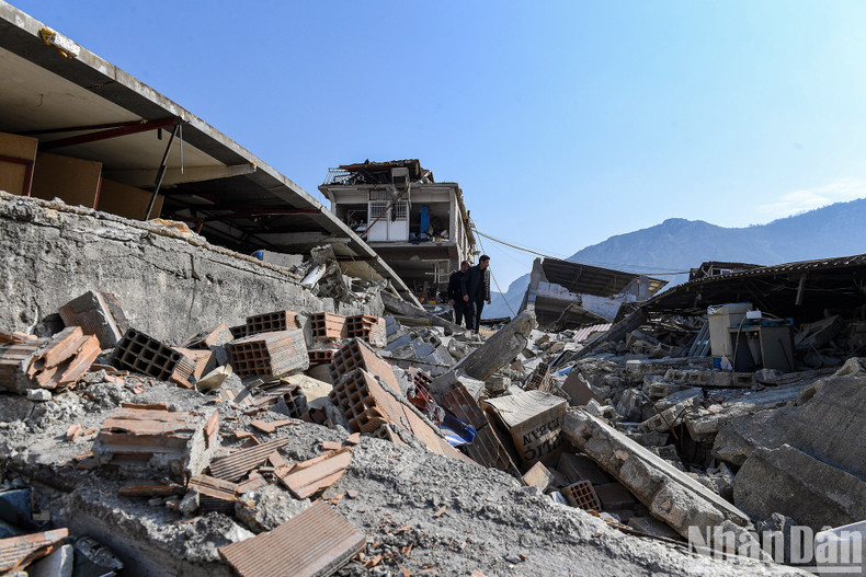 Some are searching their destroyed homes for items that are still usable. Some are searching their destroyed homes for items that are still usable.