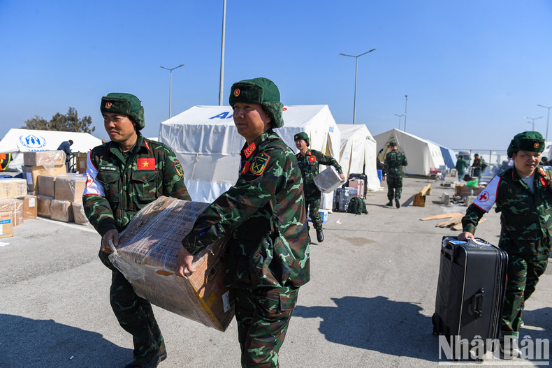 According to Major General Pham Van Ty, head of the military search and rescue team, the team members undertook the international mission with “the order from their hearts”.