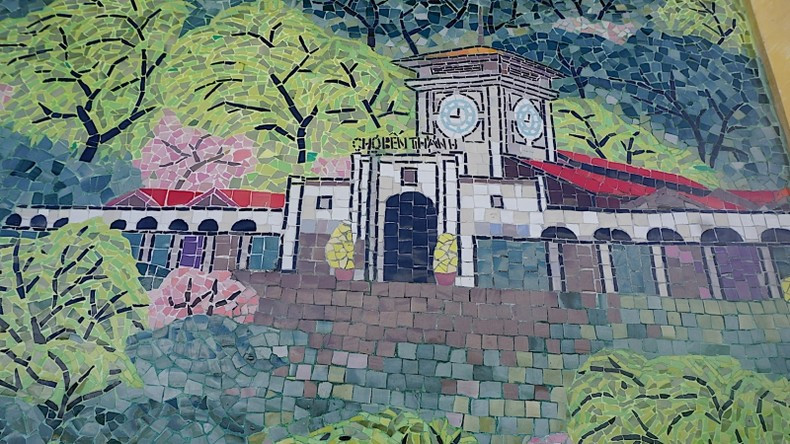 The image of Ho Chi Minh City on the mosaic.