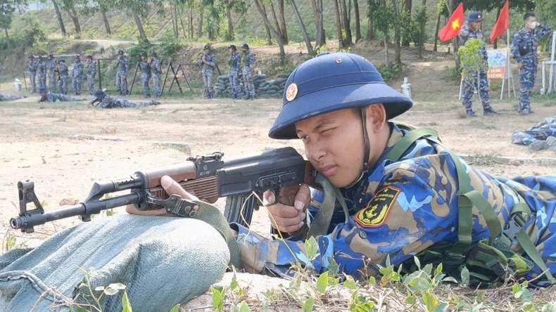 A naval soldier on the training ground.