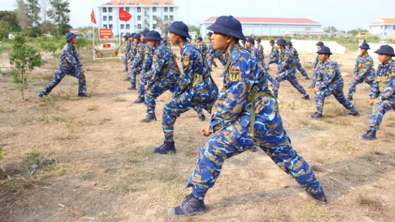 The soldiers are mastering grenade-throwing techniques in preparation for the upcoming live grenade-throwing test.