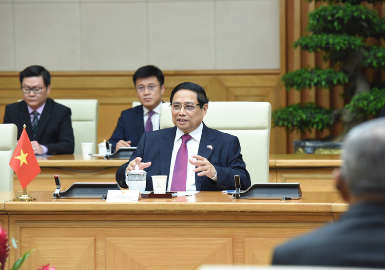 PM Pham Minh Chinh speaks at the talks.