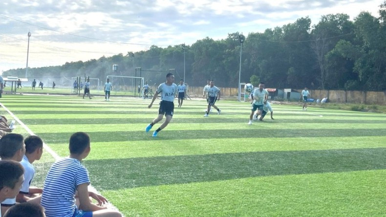 Physical education and sports help improve the health and team spirit of the soldiers.