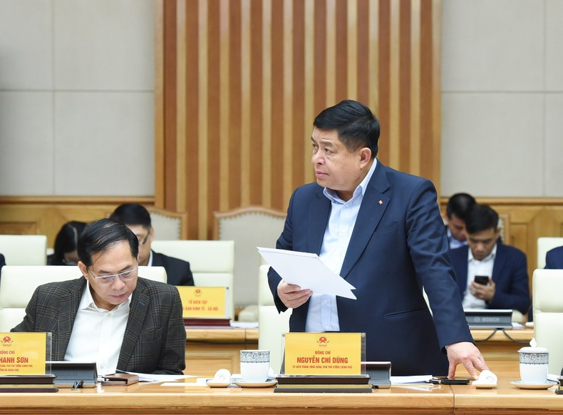 Deputy Prime Minister Nguyen Chi Dung reports on the draft content to be presented to the 14th Congress. Deputy Prime Minister Nguyen Chi Dung reports on the draft content to be presented to the 14th Congress.