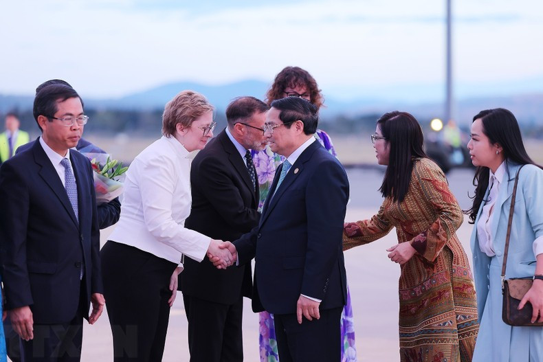 The welcome ceremony for Prime Minister Pham Minh Chinh and his wife at Canberra Airport.