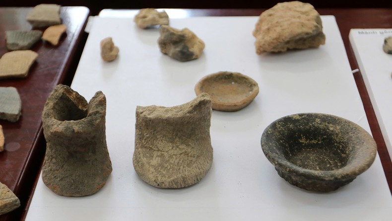 Pottery leg artefacts. Pottery leg artefacts.